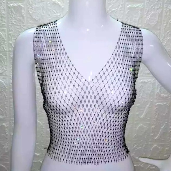 Fishnet crystal top V neck - Picture 5 of 5